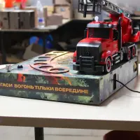 Наливатор «Пожежна машина з драбиною» на 7 чарок з УФ-друком