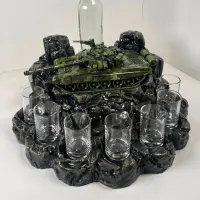 Автоматический наливатор «Танк Т-72» со стелой на 7 рюмок, 3D-печать