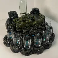 Автоматический наливатор «Танк Т-72» со стелой на 7 рюмок, 3D-печать