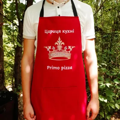 Червоний фартух із саржі з принтом «Царица кухни»