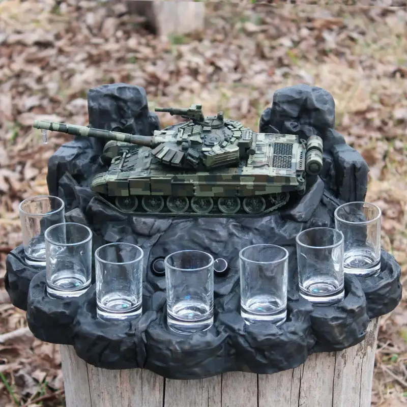Автоматичний наливатор «Танк Т-72» зі стелою на 7 чарок